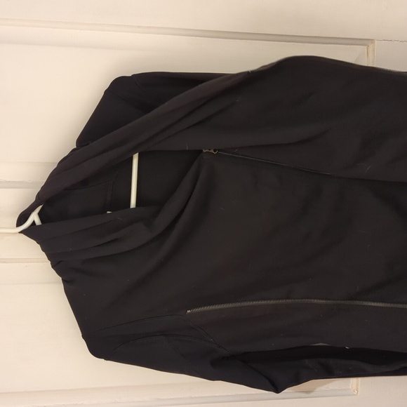 Lululemon Jacket - Picture 6 of 6